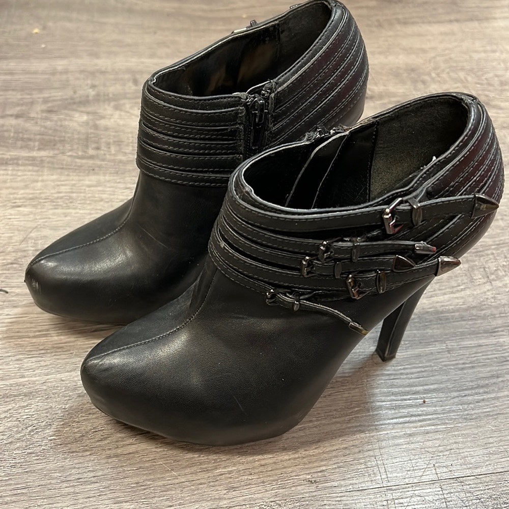 Leather Guess Boots